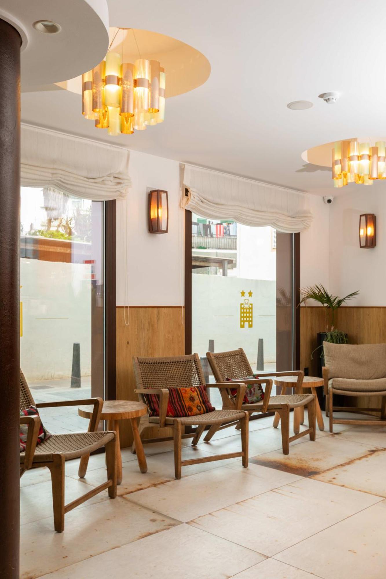 Mari Hotel 2*